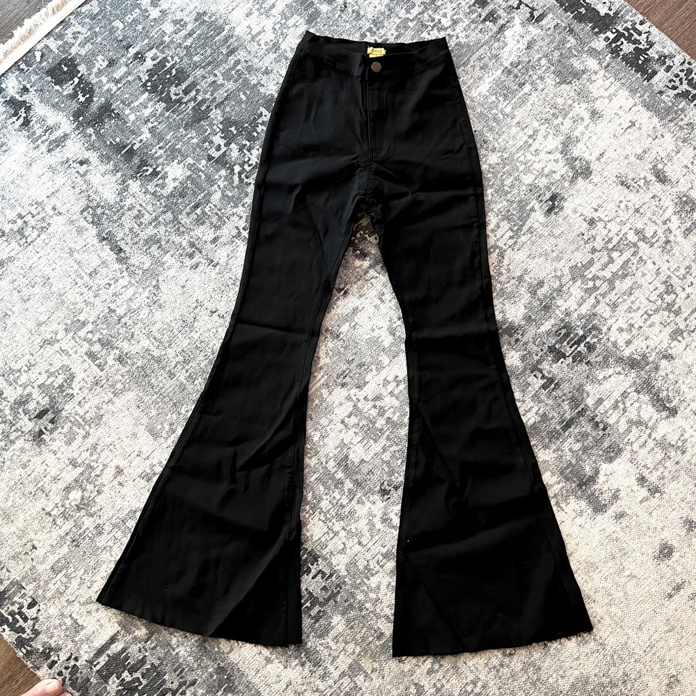 FLARE JEANS